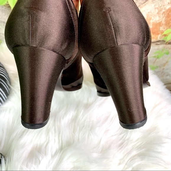 IOB BOTTEGA VENETA Handmade Brown Satin and Velvet Pumps, 8 - Picture 13 of 15